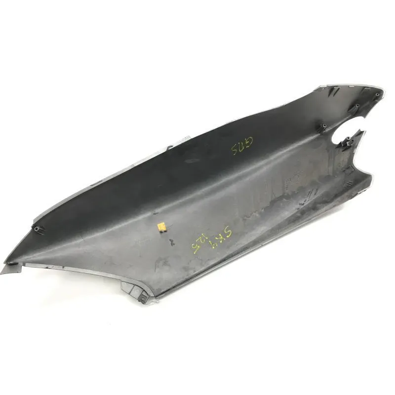 Cache carenage coque arriere droit MBK YP 125 2001-2002 MAJESTY