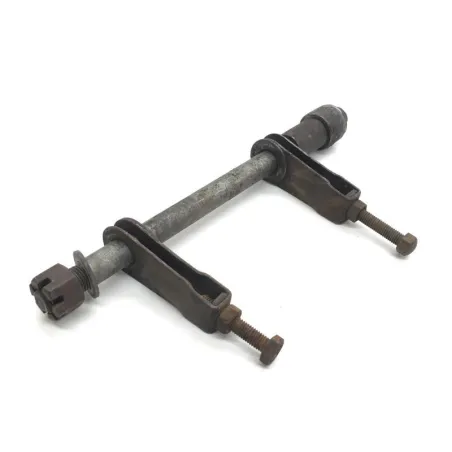Axe de roue arriere SUZUKI GN 125 1982-1996