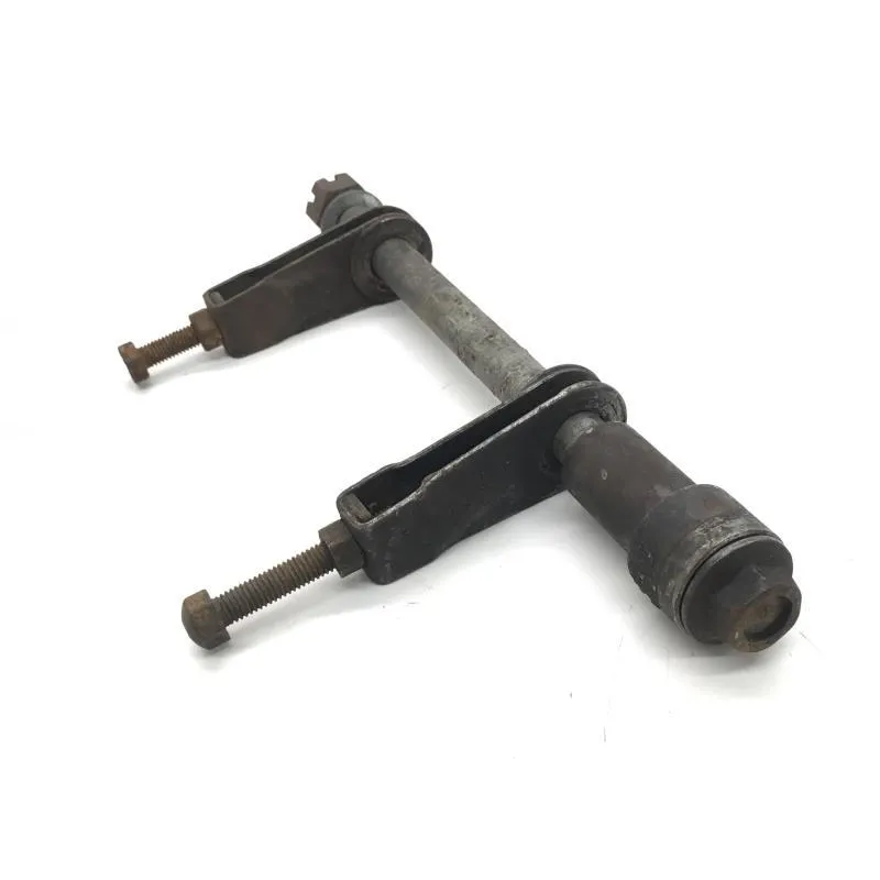 Axe de roue arriere SUZUKI GN 125 1982-1996