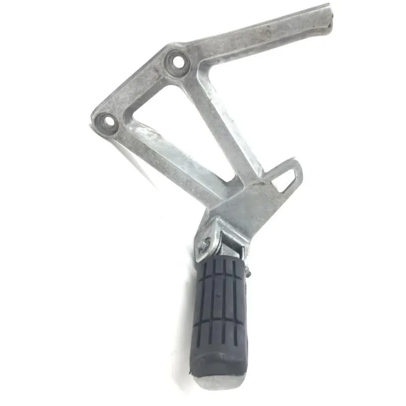 Platine et repose pieds arriere gauche YAMAHA FZS 600 2002-2003 FAZER