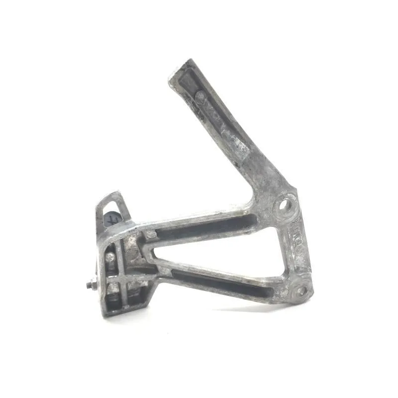 Platine et repose pieds arriere gauche YAMAHA FZS 600 2002-2003 FAZER