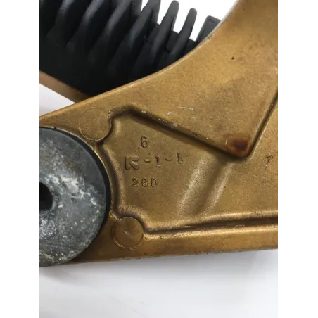 Platine et repose pieds arriere gauche SUZUKI GSX 1100 G 1991-1994