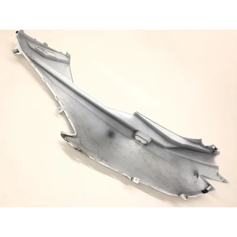 Cache carenage coque arriere droit SUZUKI AN 650 2013-2018 BURGMAN