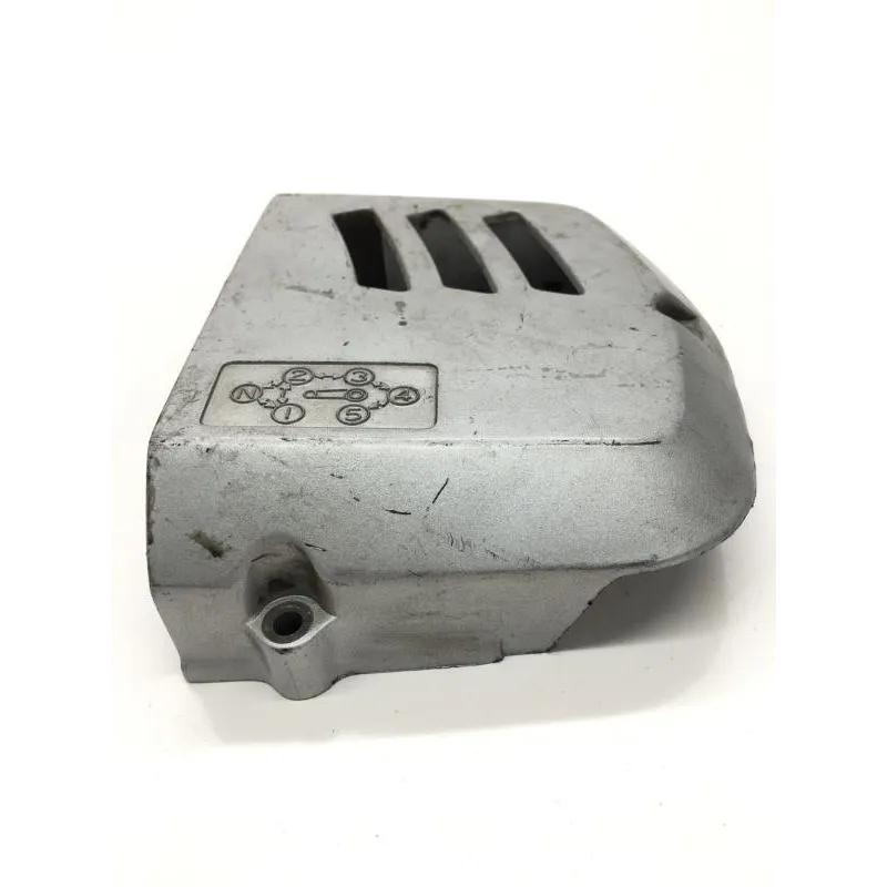 Carter pignon de sortie de boite SUZUKI GN 125 1997-2001