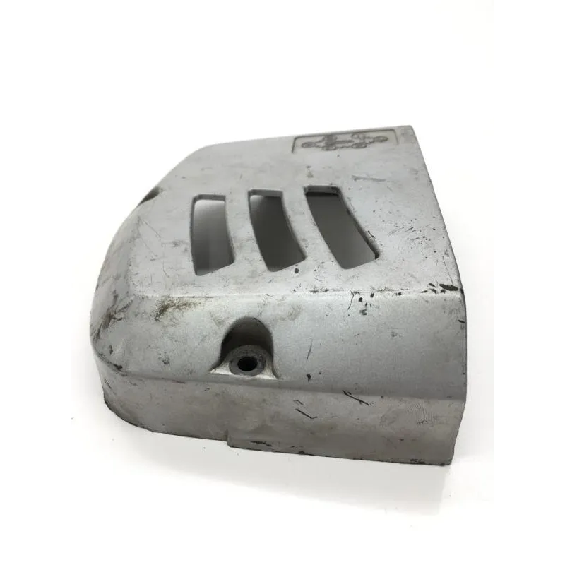 Carter pignon de sortie de boite SUZUKI GN 125 1997-2001