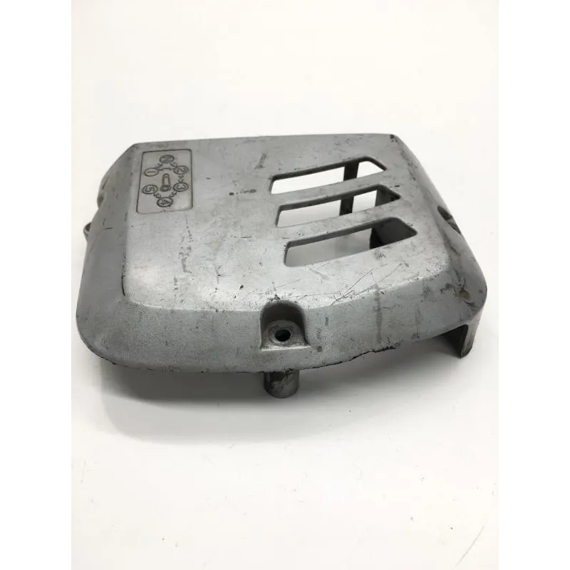 Carter pignon de sortie de boite SUZUKI GN 125 1997-2001