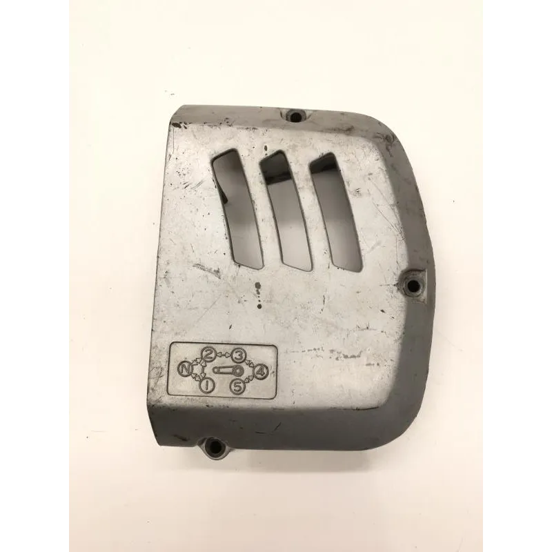 Carter pignon de sortie de boite SUZUKI GN 125 1997-2001