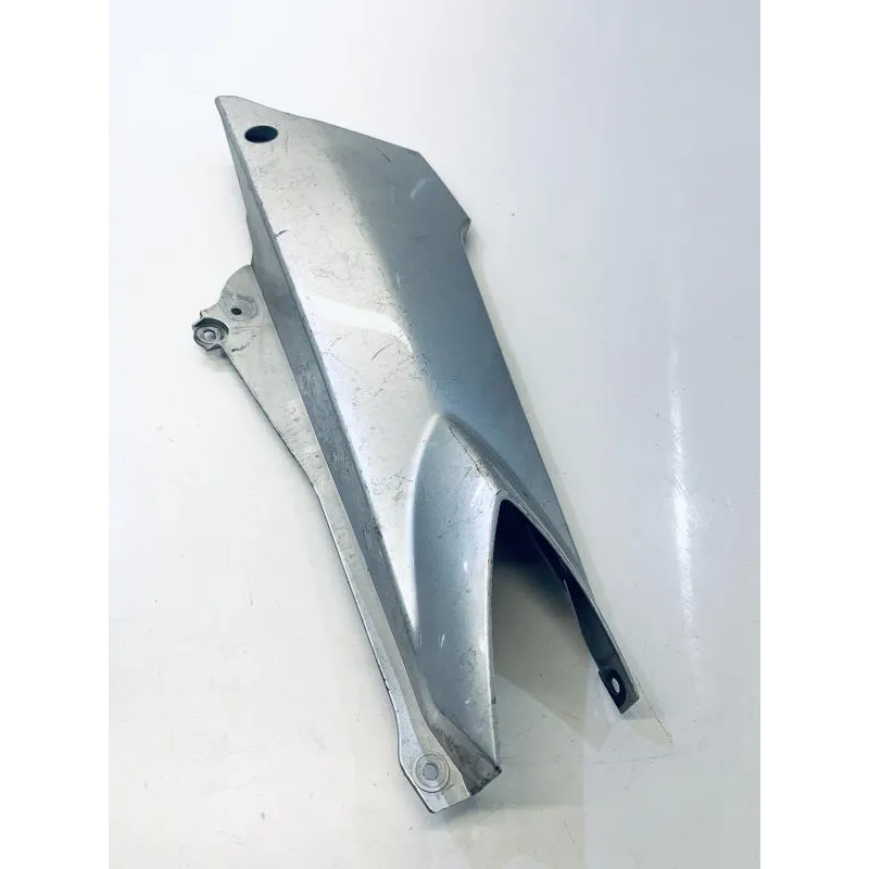 Cache carenage sous selle droit YAMAHA FJR 1300 2001-2002