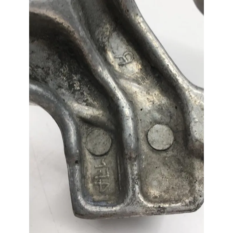 Platine et repose pieds arriere droit YAMAHA YZF 750 R 1993-1996
