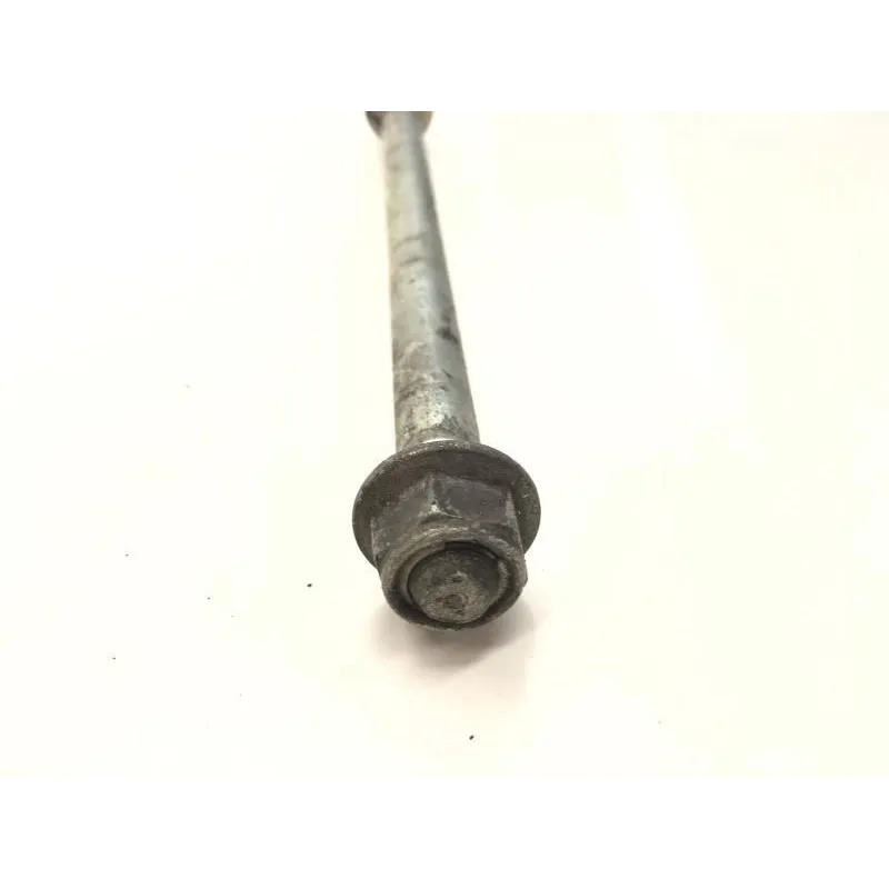 Axe de roue avant SUZUKI GN 125 1982-1996
