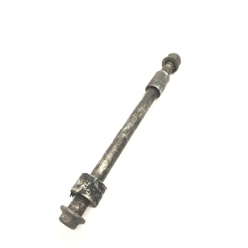 Axe de roue arriere SUZUKI GN 125 1982-1996
