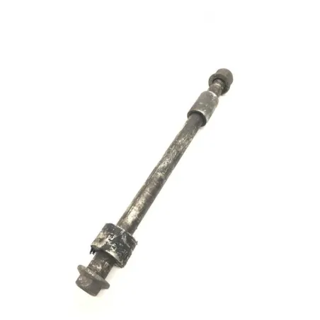Axe de roue arriere SUZUKI GN 125 1982-1996