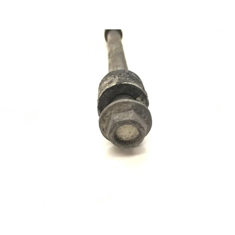 Axe de roue arriere SUZUKI GN 125 1982-1996