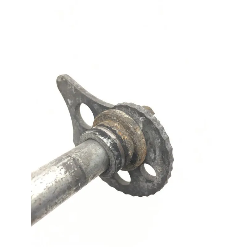 Axe de roue arriere YAMAHA XT 125 1991-1993