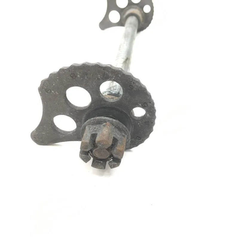 Axe de roue arriere YAMAHA XT 125 1991-1993