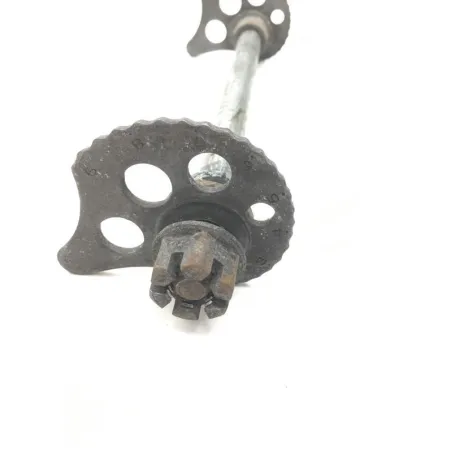 Axe de roue arriere YAMAHA XT 125 1991-1993
