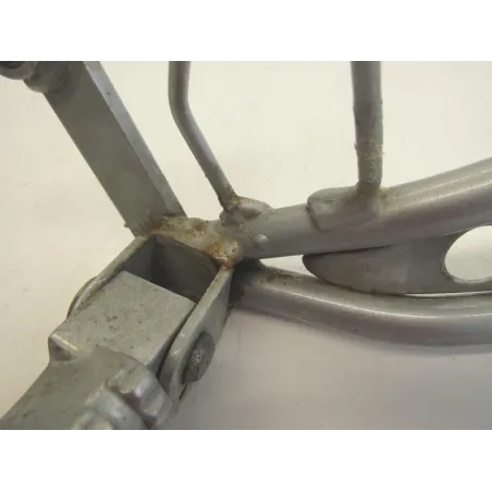 Platine et repose pieds arriere droit PEUGEOT XR6 50 2000-2003