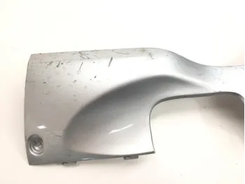 Cache lateral gauche SUZUKI UC 125 1999-2003 EPICURO