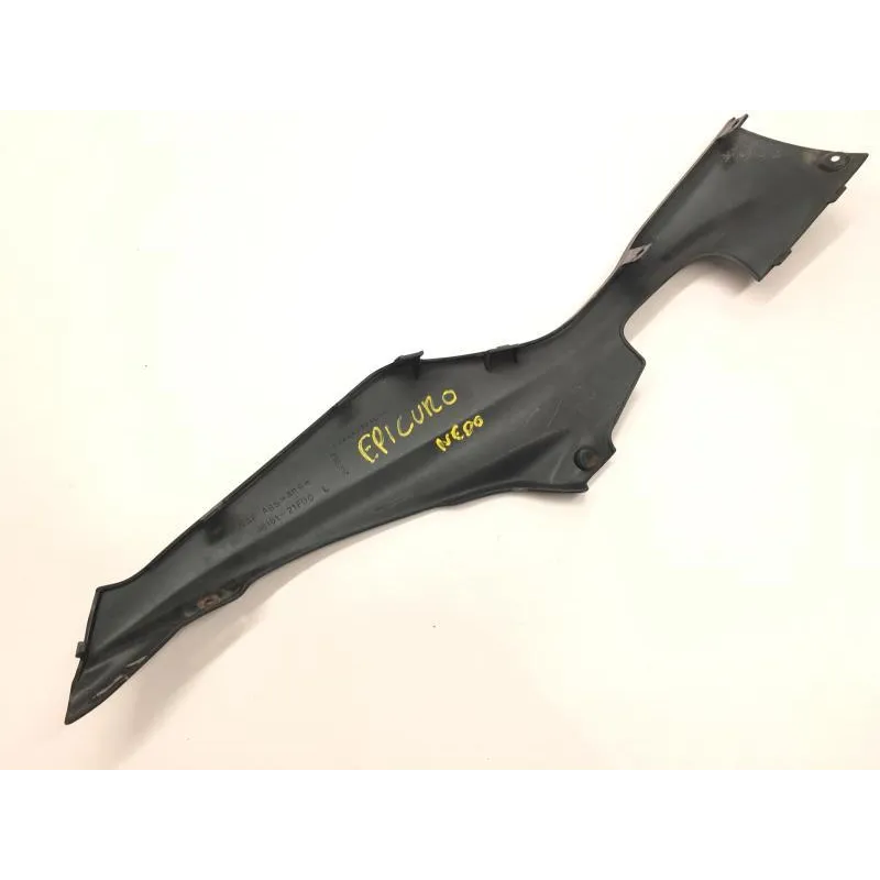 Cache lateral gauche SUZUKI UC 125 1999-2003 EPICURO