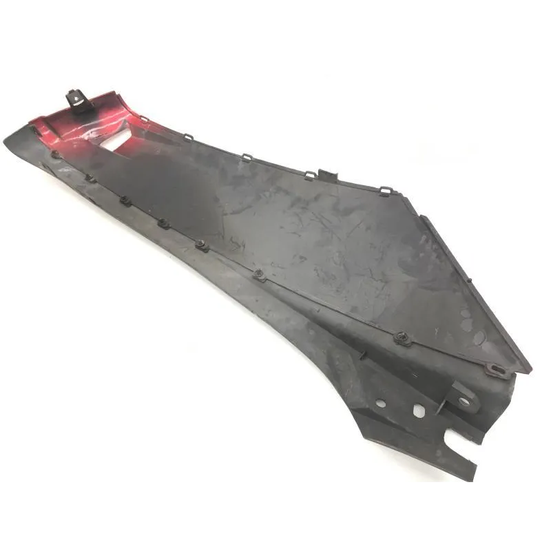 Cache carenage coque arriere gauche SUZUKI CP 80 1984-1986