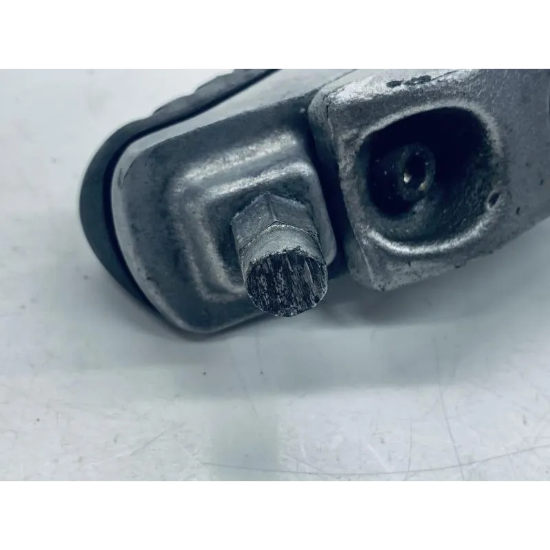 Repose pieds avant gauche KAWASAKI Z 1000 2007-2009