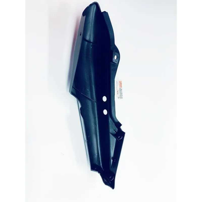Cache carenage coque arriere droit YAMAHA FZS 600 1998-1999 FAZER