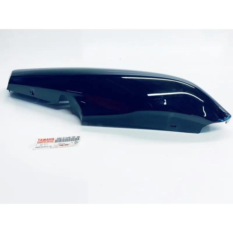 Cache carenage coque arriere droit YAMAHA FZS 600 1998-1999 FAZER