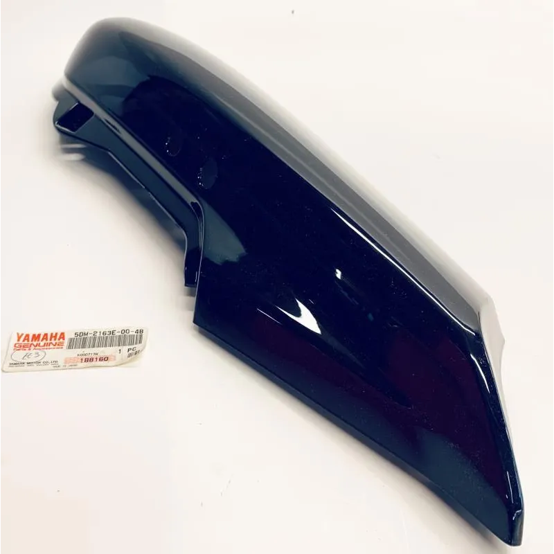 Cache carenage coque arriere droit YAMAHA FZS 600 1998-1999 FAZER