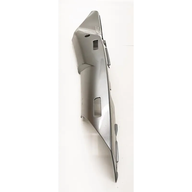 Cache carenage coque arriere gauche KAWASAKI GTR 1400 2008-2009