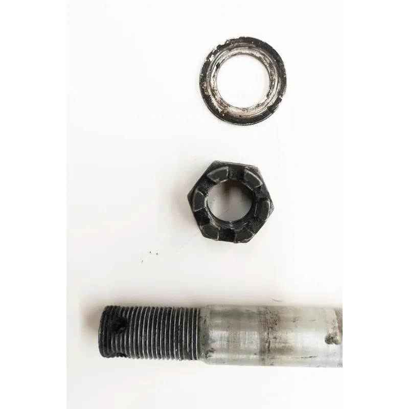 Axe de roue arriere KAWASAKI Z 750 2004-2006
