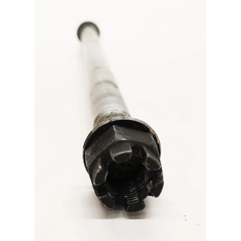 Axe de roue arriere KAWASAKI Z 750 2004-2006