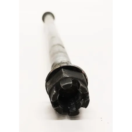 Axe de roue arriere KAWASAKI Z 750 2004-2006