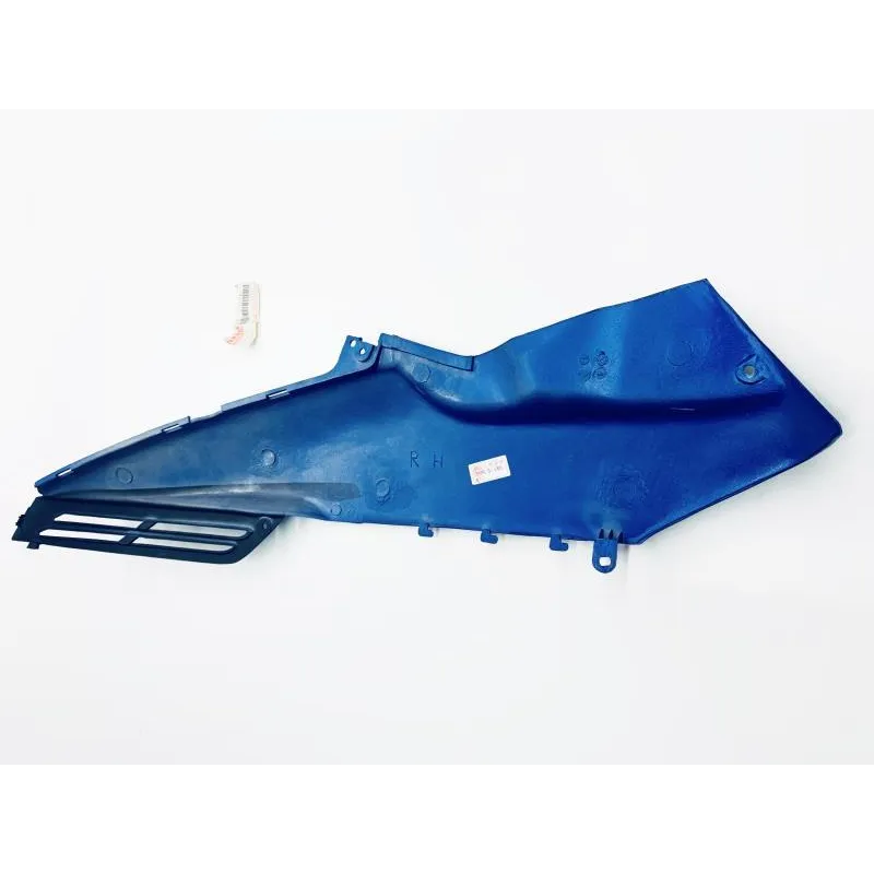 Cache carenage coque arriere droit YAMAHA XC 125 1996-1999 CYGNUS R