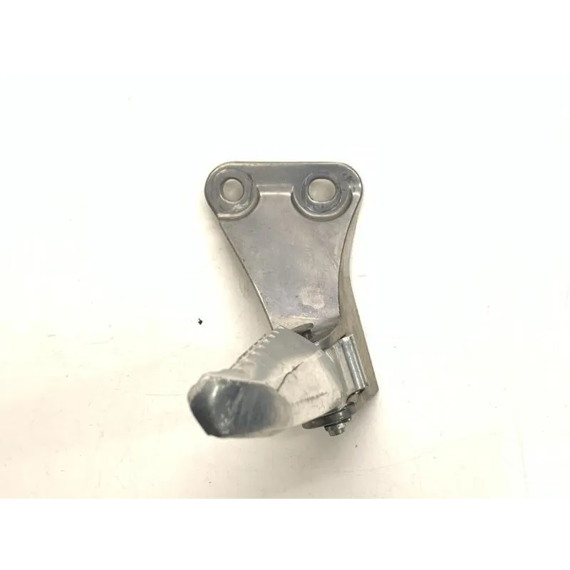 Platine et repose pieds arriere droit YAMAHA GPD 125 2015-2016 NMAX