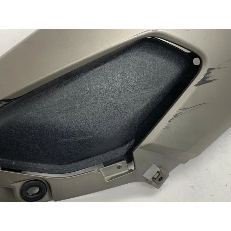 Cache carenage coque arriere gauche YAMAHA GPD 125 2015-2016 NMAX