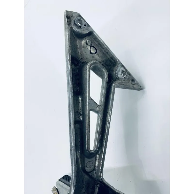 Platine arriere droite YAMAHA FZS 1000 2001-2003 FAZER
