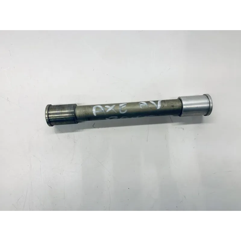 Axe de roue avant KAWASAKI GTR 1400 2008-2009