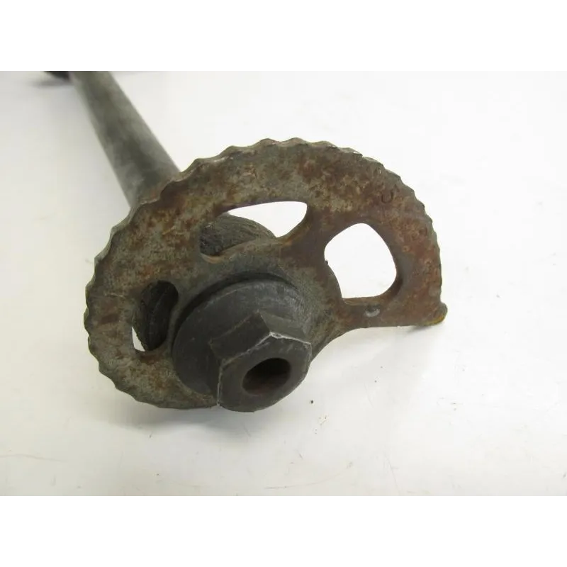 Axe de roue arriere SUZUKI DR 600 R 1986-1989