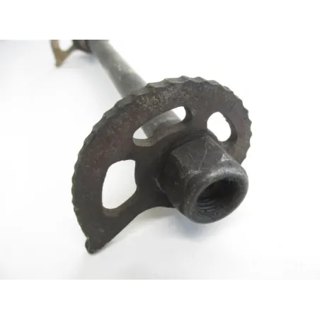 Axe de roue arriere SUZUKI DR 600 R 1986-1989