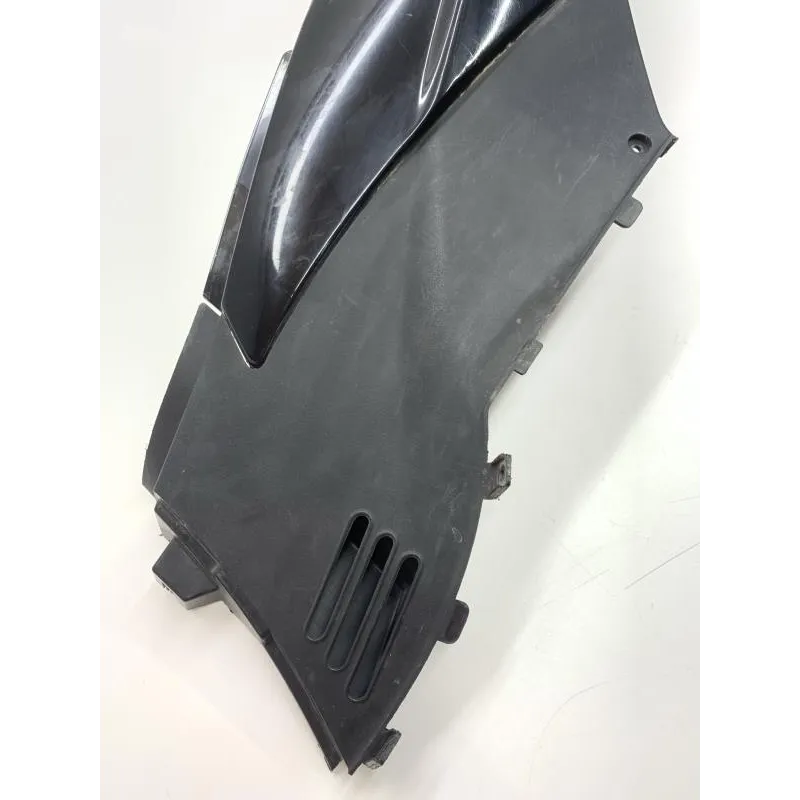 Cache carenage coque arriere gauche DAELIM S2 SQ 125 FI 2007-2012