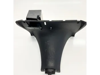 Cache carenage centrale marche pieds plancher YAMAHA YP 125 2003-2006 MAJESTY