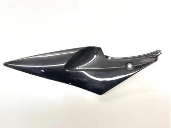 Cache carenage sous selle gauche SUZUKI GSXR 600 2006-2007