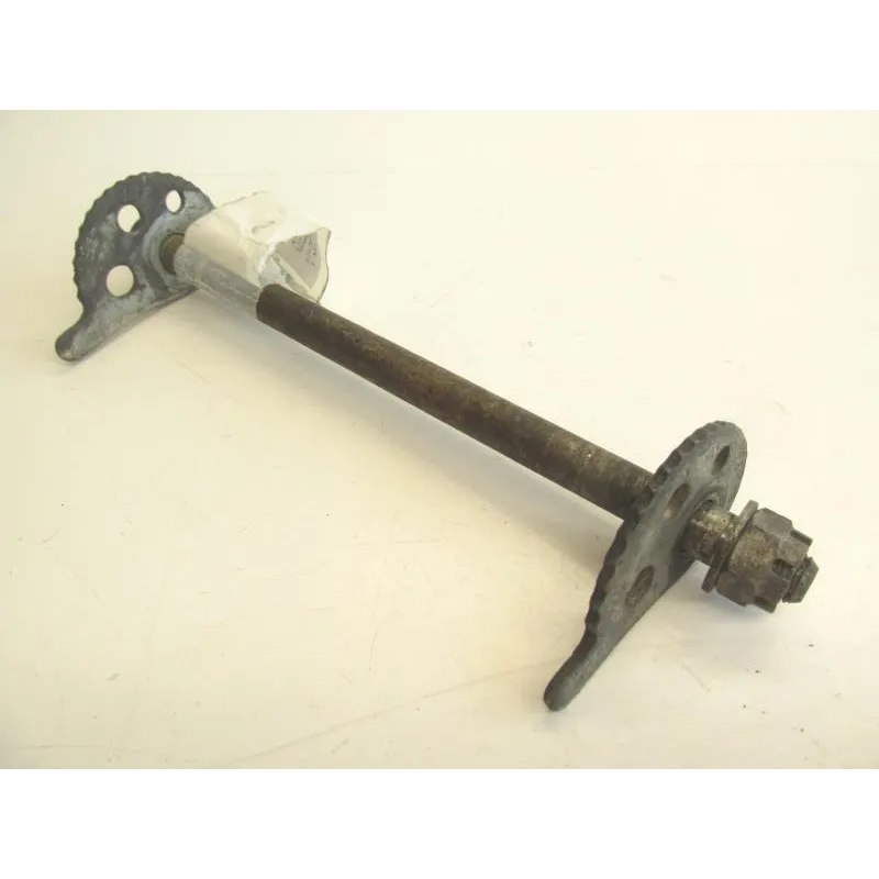 Axe de roue arriere YAMAHA DT MX 125 1980-1986