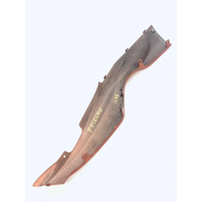 Cache lateral droit SUZUKI UC 125 1999-2003 EPICURO