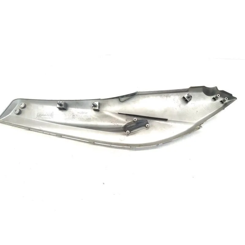 Cache lateral gauche YAMAHA XP 500 2008-2011 TMAX ABS