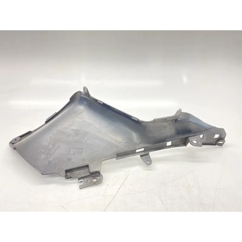 Cache carenage centrale droit marche pieds plancher YAMAHA XP 500 2005-2007 TMAX ABS