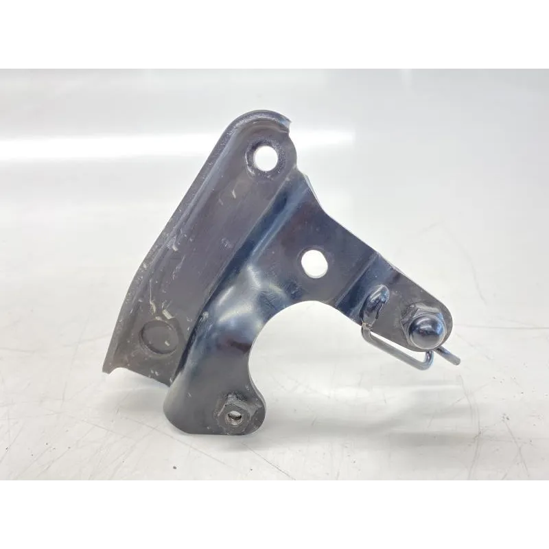 Platine et repose pieds arriere droit YAMAHA XP 500 2005-2007 TMAX ABS