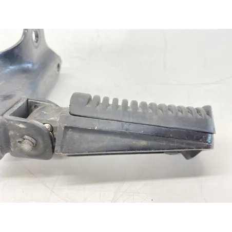 Platine et repose pieds arriere droit YAMAHA XP 500 2005-2007 TMAX ABS
