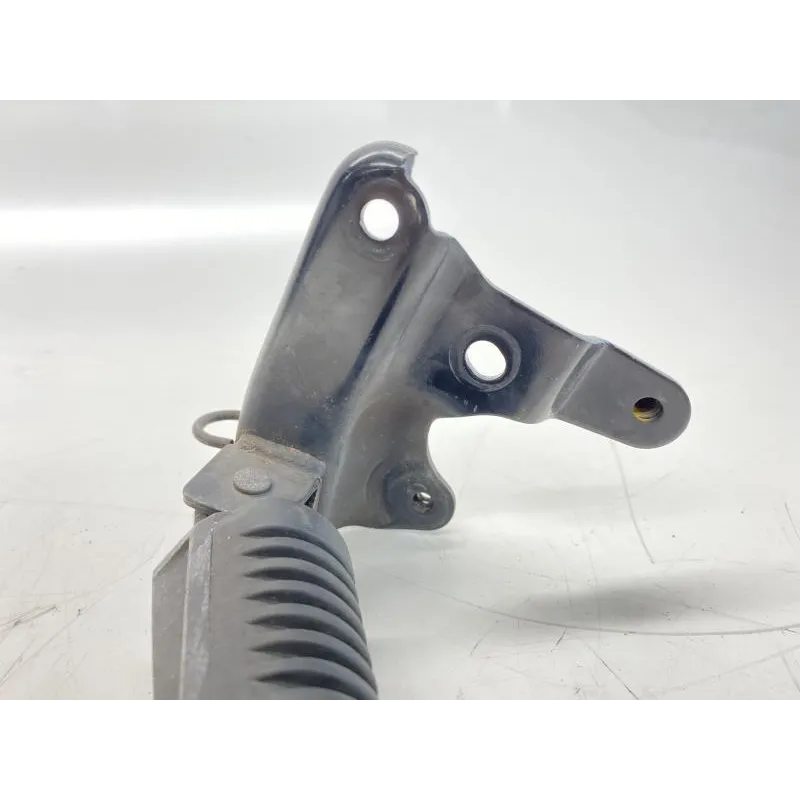 Platine et repose pieds arriere gauche YAMAHA XP 500 2005-2007 TMAX ABS