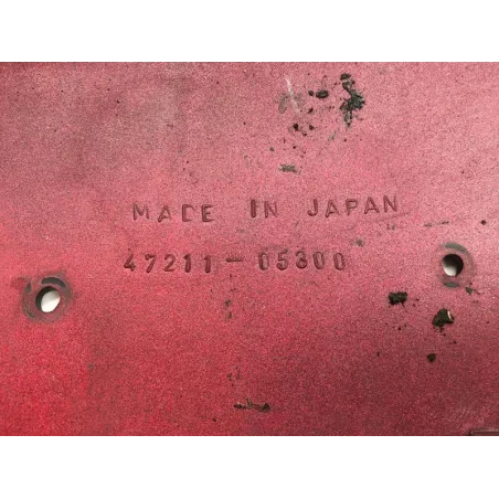 Cache carenage sous selle gauche SUZUKI GN 125 1982-1996